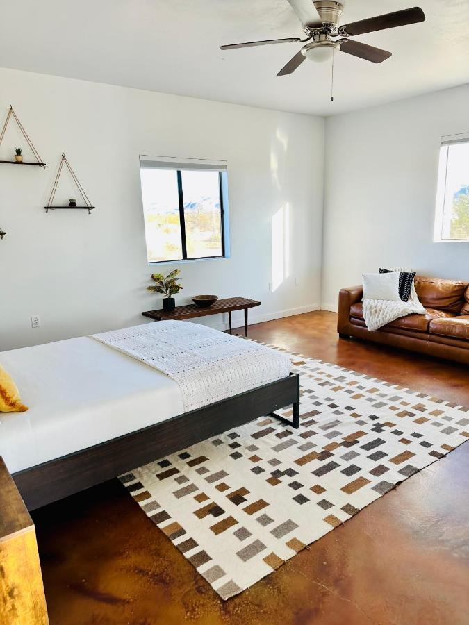 Ravens Nest Ranch, Fire Pit , Views, Near Jt Park! Villa Joshua Tree Bagian luar foto