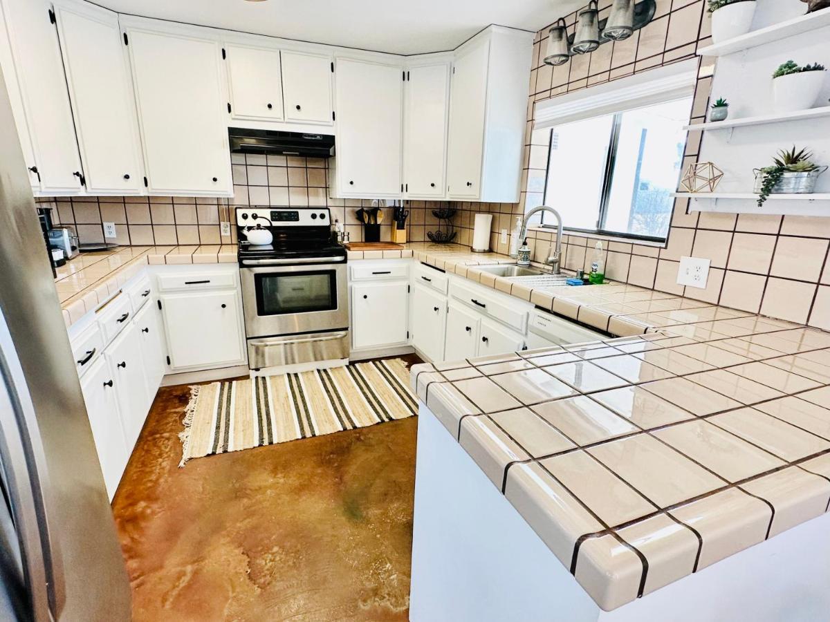 Ravens Nest Ranch, Fire Pit , Views, Near Jt Park! Villa Joshua Tree Bagian luar foto