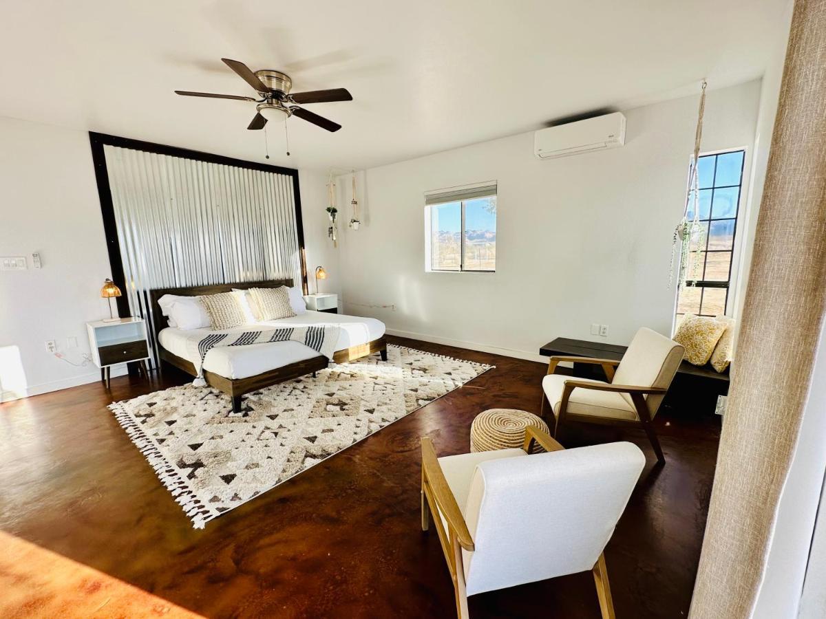 Ravens Nest Ranch, Fire Pit , Views, Near Jt Park! Villa Joshua Tree Bagian luar foto