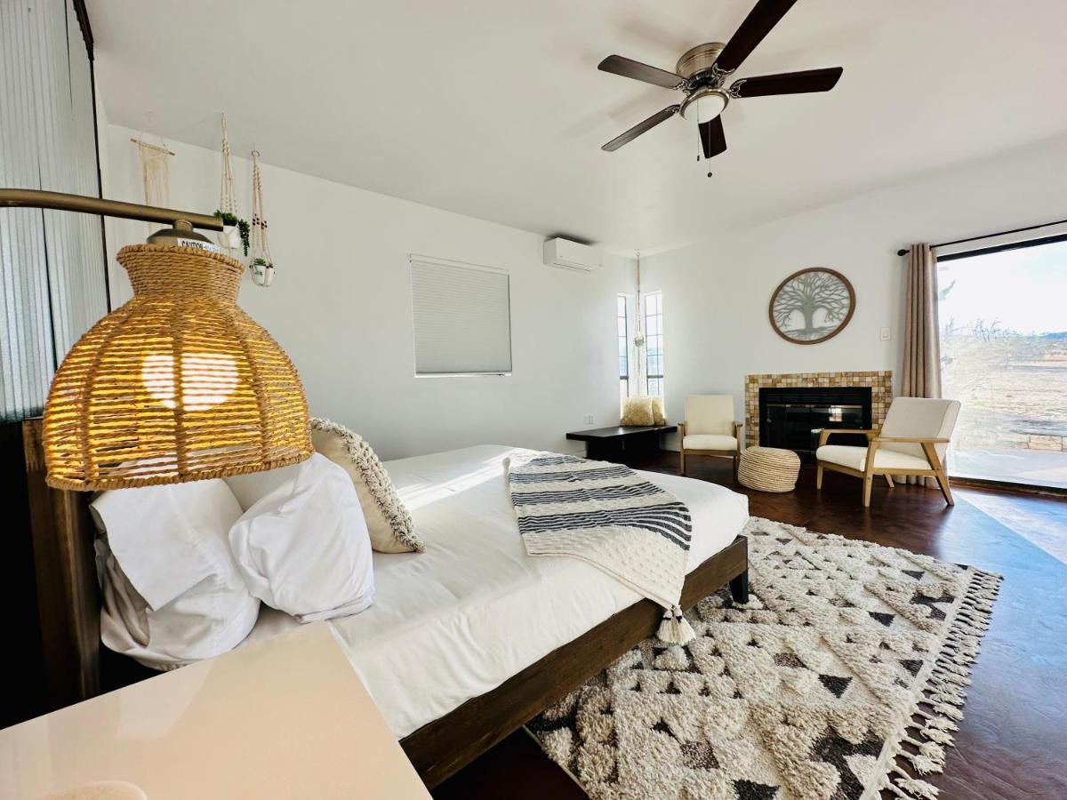 Ravens Nest Ranch, Fire Pit , Views, Near Jt Park! Villa Joshua Tree Bagian luar foto