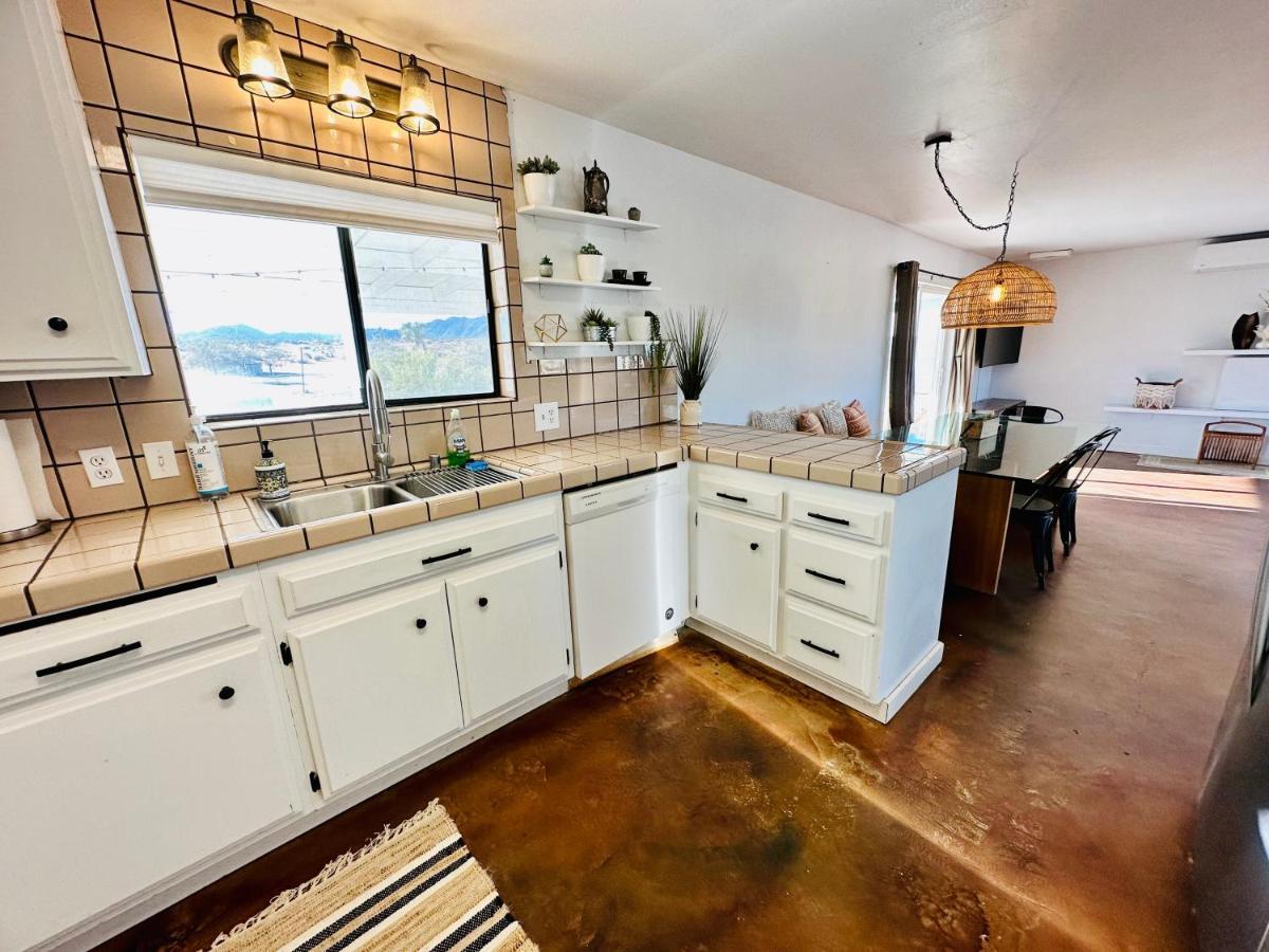 Ravens Nest Ranch, Fire Pit , Views, Near Jt Park! Villa Joshua Tree Bagian luar foto